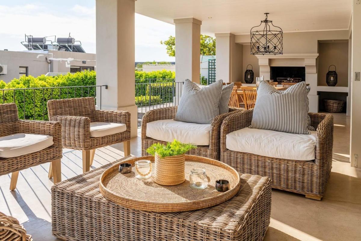 Lush Family Home In Prestigious Area เคปทาวน์ ภายนอก รูปภาพ