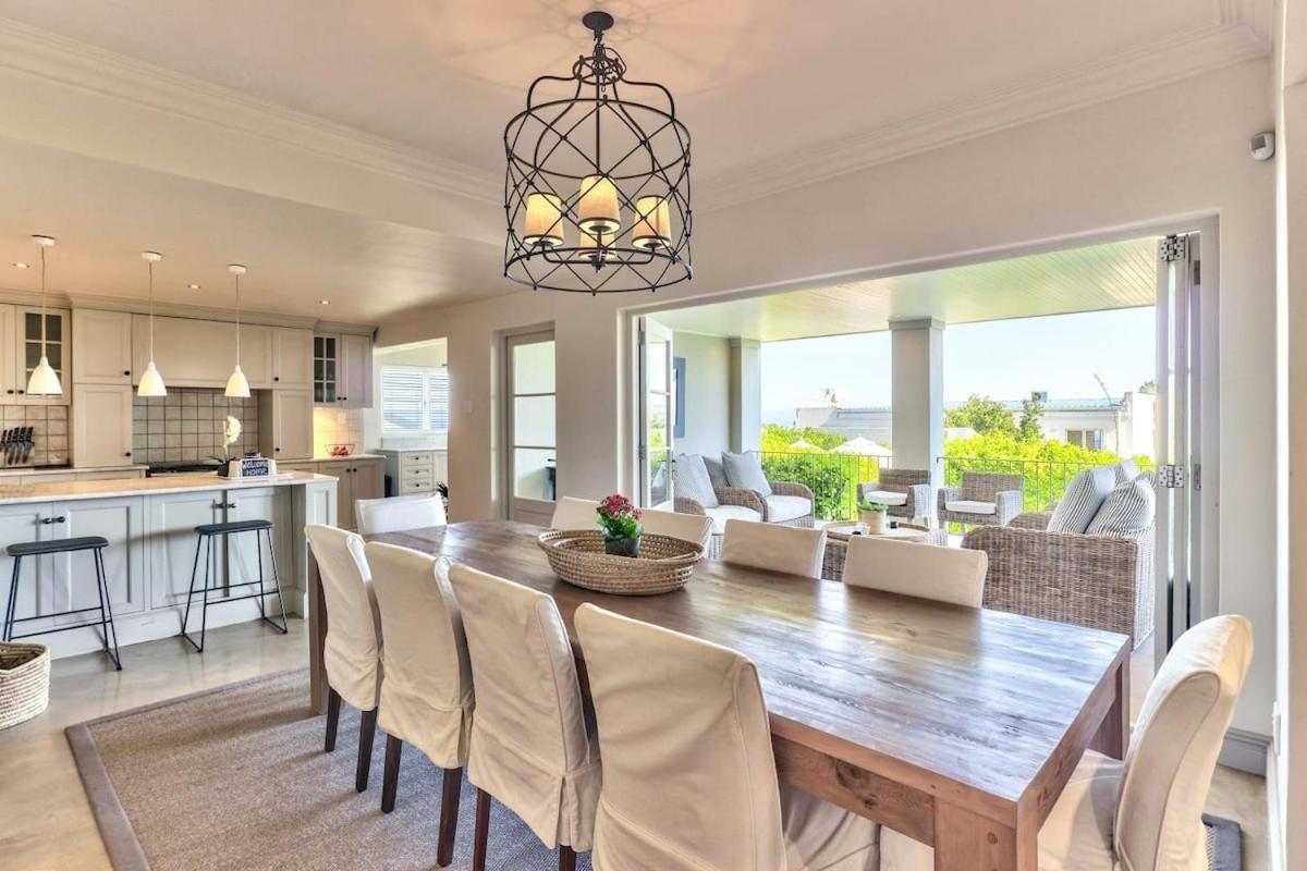 Lush Family Home In Prestigious Area เคปทาวน์ ภายนอก รูปภาพ