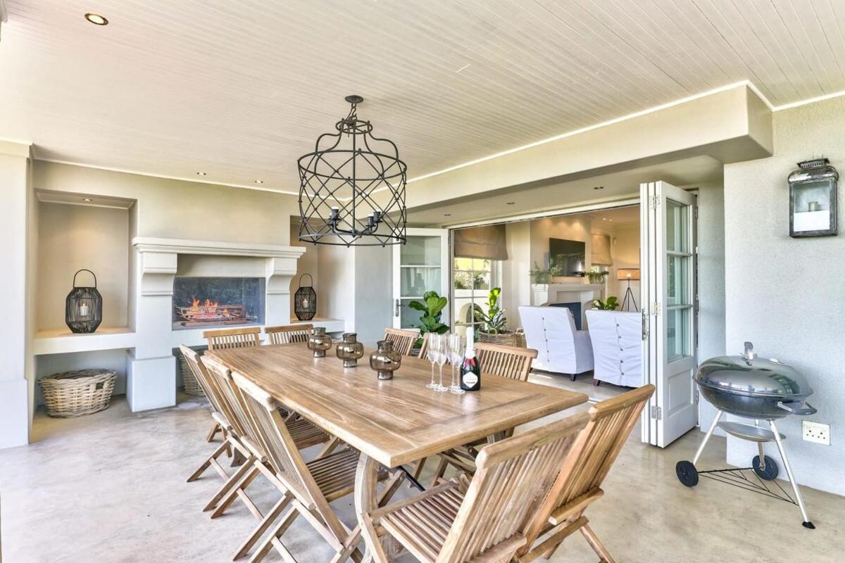 Lush Family Home In Prestigious Area เคปทาวน์ ภายนอก รูปภาพ