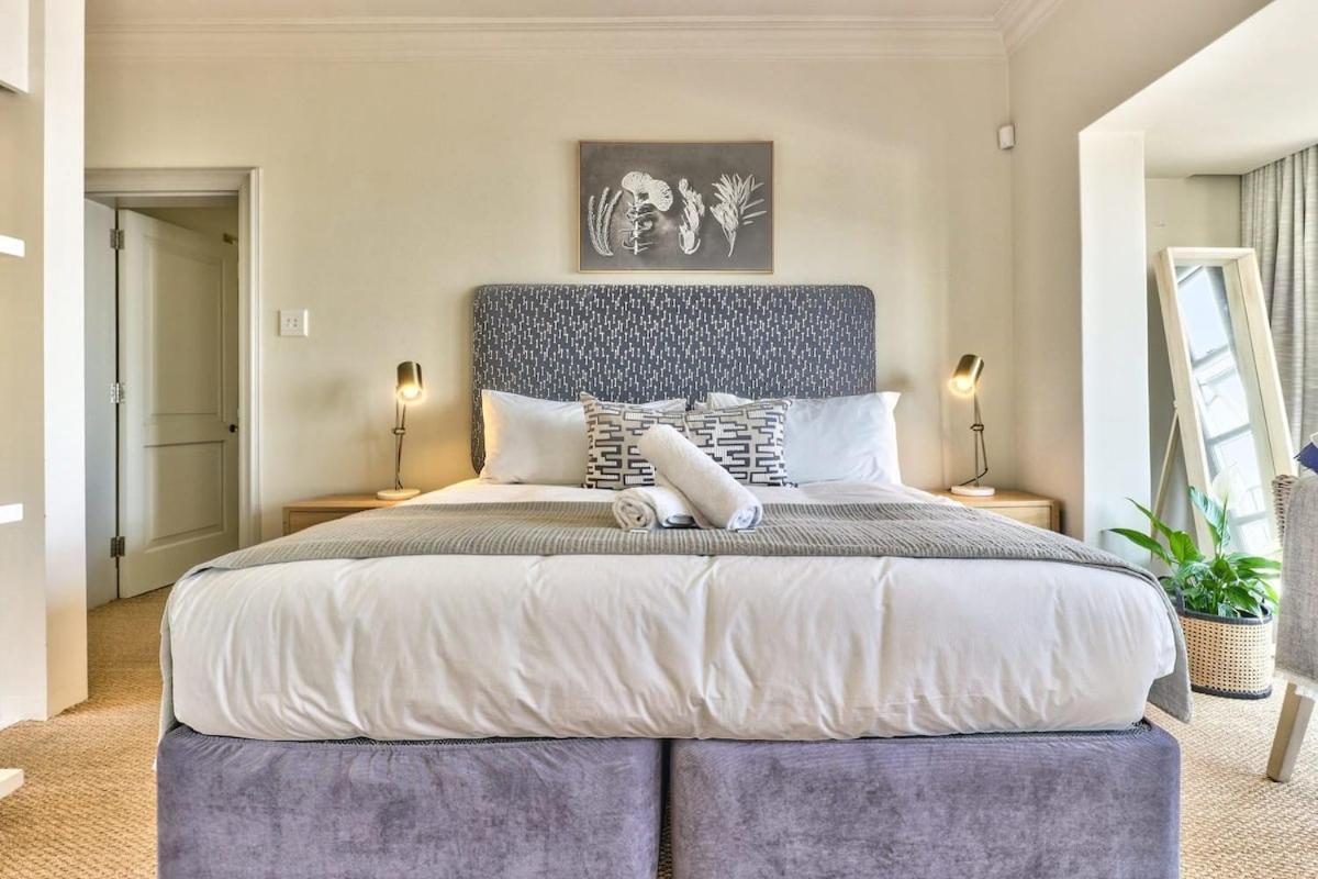 Lush Family Home In Prestigious Area เคปทาวน์ ภายนอก รูปภาพ