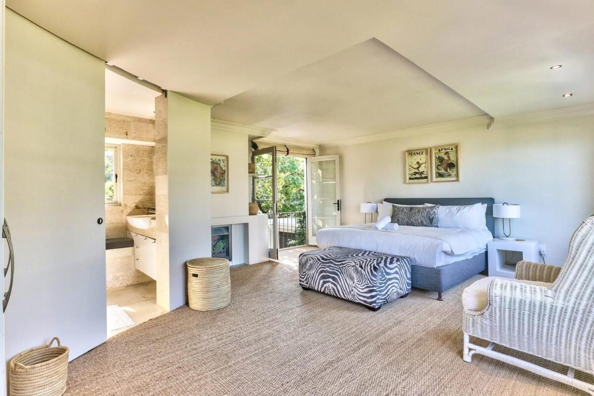 Lush Family Home In Prestigious Area เคปทาวน์ ภายนอก รูปภาพ